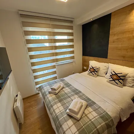 Appartement Jahor Casa 4 *